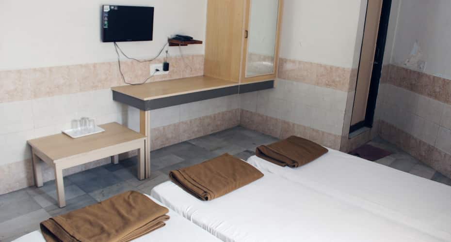 Hotel Aqsa & Guest House, Ahmedabad 5